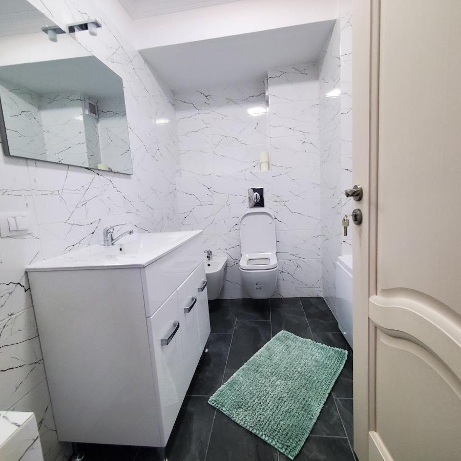באקאו Luxury Apartament Bacovia מראה חיצוני תמונה