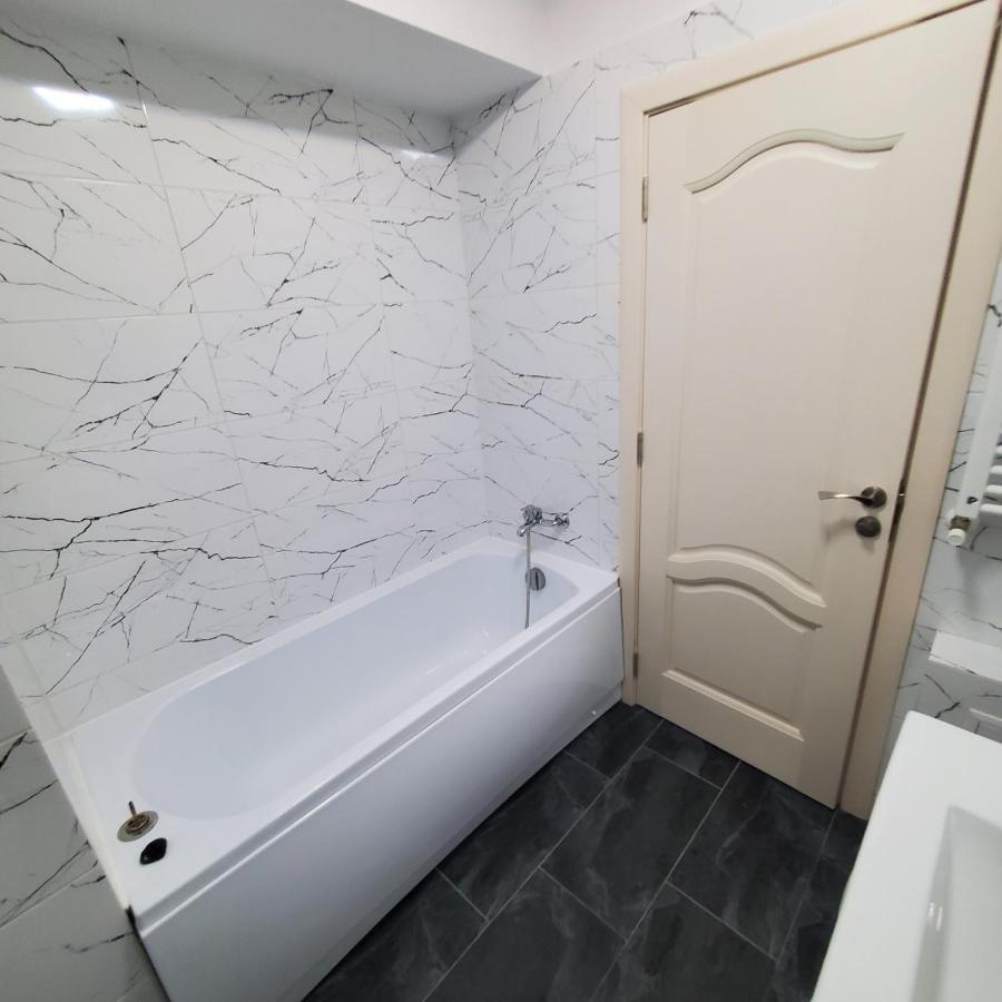 באקאו Luxury Apartament Bacovia מראה חיצוני תמונה